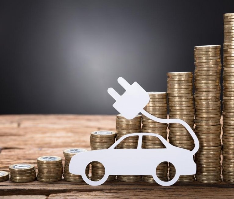 electric car cost saving benefits